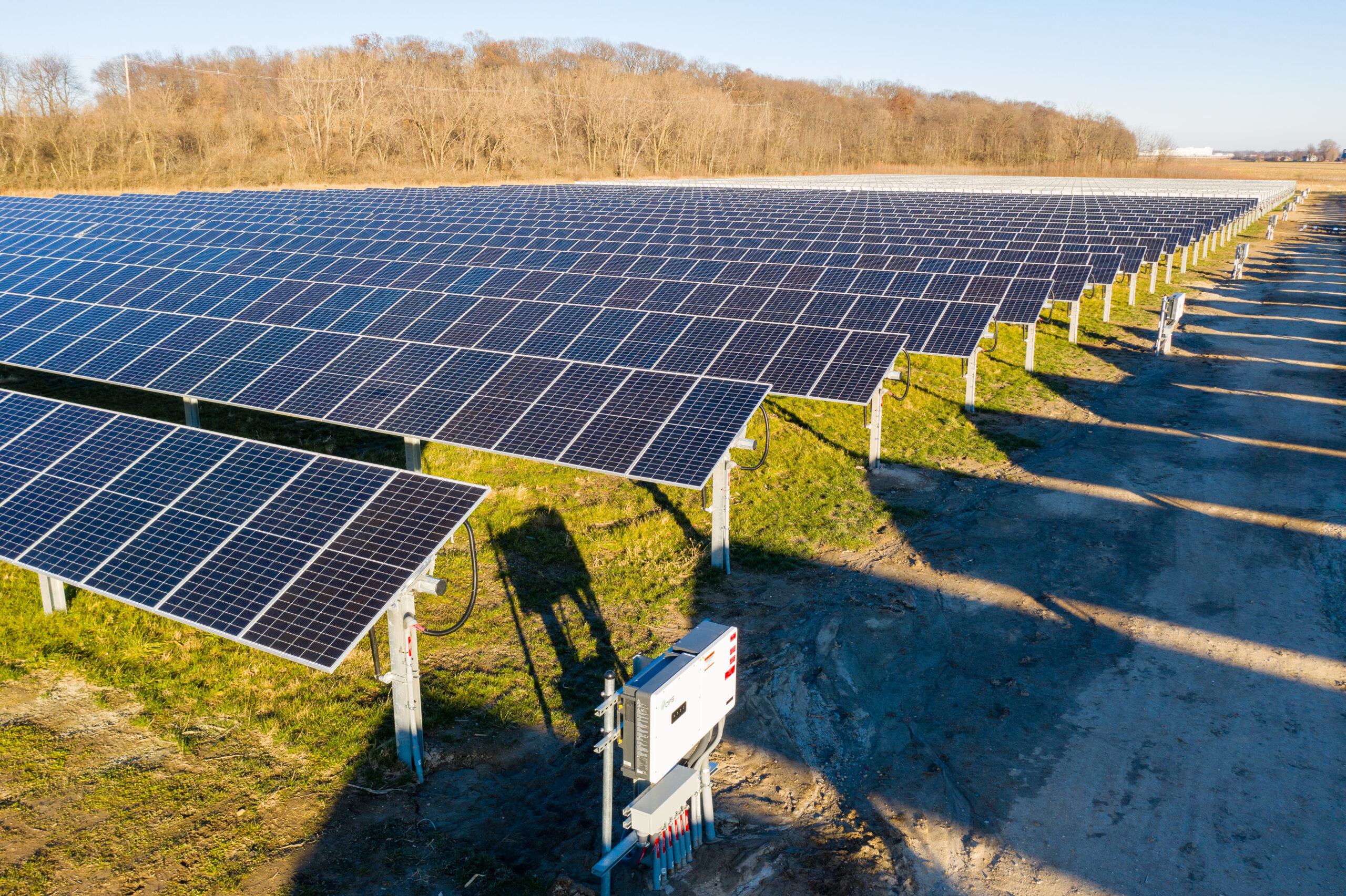 New Illinois clean energy bills mandate state’s first storage procurement, a VPP program, and more